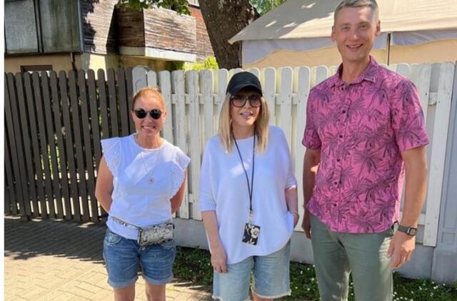 Alla Pugačiova su šortais buvo "pagauta" Jūrmaloje