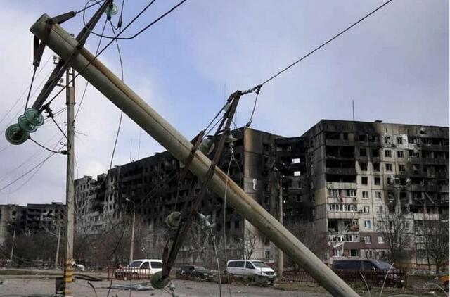 Rusija "prasitarė", kodėl naikina Ukrainos miestus