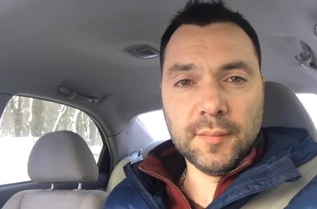 Arestovičiaus teigimu, rusai jau ruošiasi sprukti iš Chersono