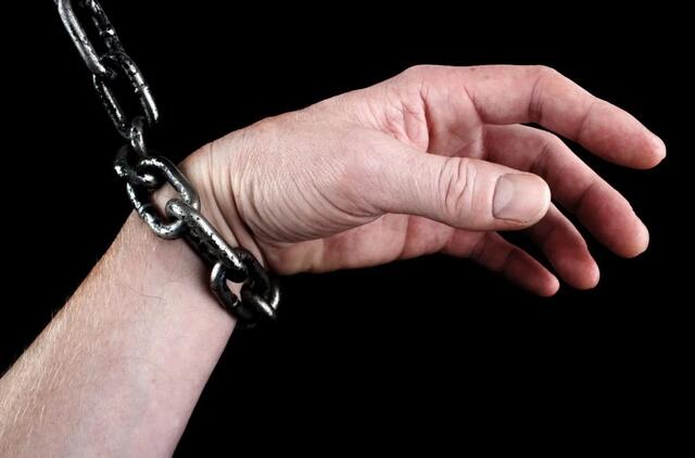 Ukrainos ombudsmenas parodė kankinimų kamerą