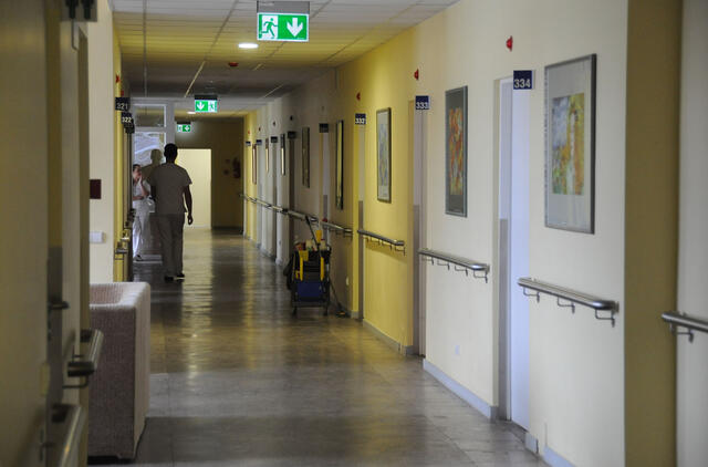 Iš Šiaulių ligoninės pasišalino peiliu sužalotas vyras