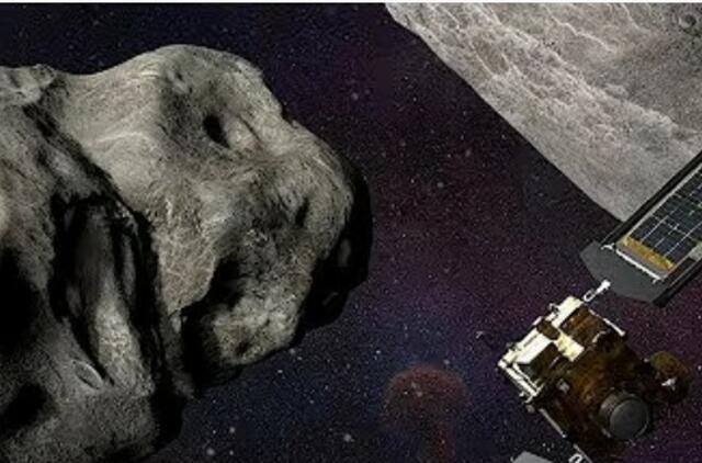 NASA erdvėlaivis milžinišku greičiu įsirėžė į asteroidą