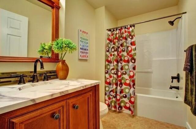 Kaip pašalinti nešvarumus nuo vonios užuolaidų