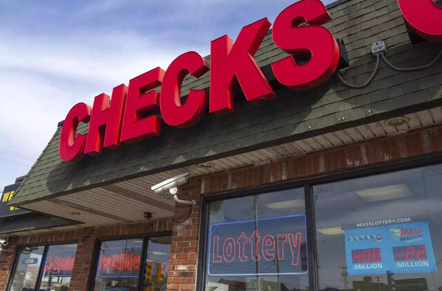 Neįtikėtinas kalėdinis stebuklas: vyras, apsilankęs parduotuvėje, praturtėjo beveik 2 mln. dolerių 