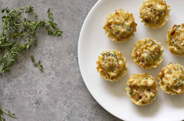 Prancūziškos svogūnų tartaletės - greitam ir tobulam užkandžiui