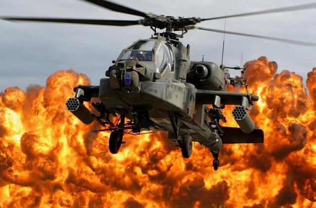 Didžioji Britanija perduos Ukrainai atakos sraigtasparnius "Apache" 