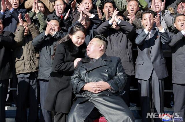 Kim Jong Uno dukra Šiaurės Korėjoje itin nepopuliari dėl savo žydinčios išvaizdos