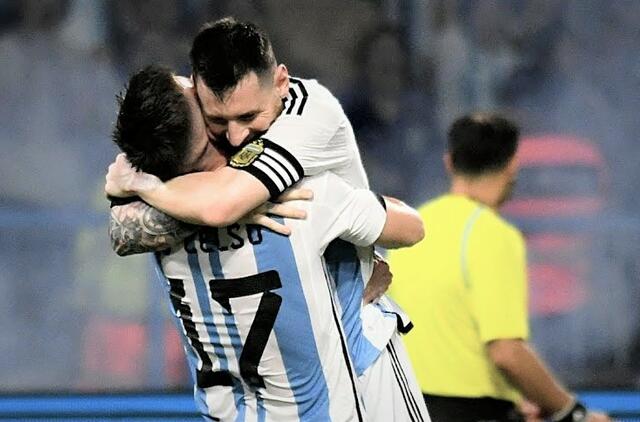 Istorinis Messi "hat-trickas" padėjo Argentinai iškovoti triuškinančią pergalę