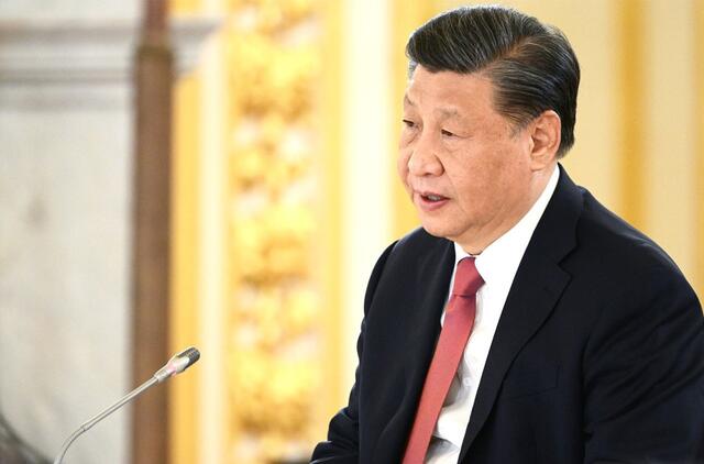 Xi Jinpingas nurodė parengti Kiniją karui