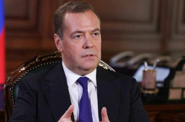 Medvedevas vėl suabejojo Lenkijos teise egzistuoti