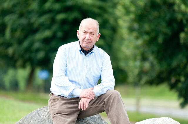 Viena Merfio klaida ir trys aksiomos