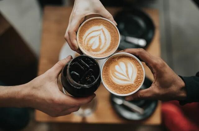 Ką mėgstamiausias kavos gėrimas pasako apie jūsų asmenybę?