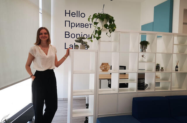 Investicijų ir verslo plėtros agentūros „Klaipėda ID“ laikinoji direktorė ir centro vadovė Kristina Postornak sako, kad paslaugų užsieniečiams centras padės pritraukti į Klaipėdą specialistus iš kitų šalių ir juos įdarbinti. Jurgos PETRONYTĖS nuotr.