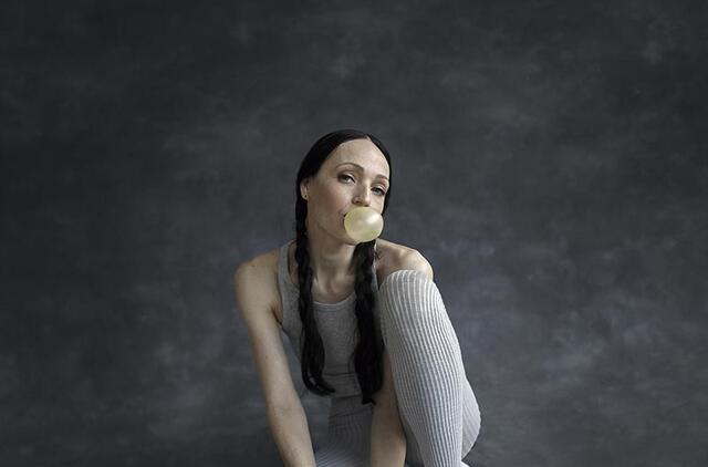Primabalerina Olga Čelpanova ir primarijus Kristianas Achbergeris iš Slovakijos nacionalinio teatro Andželikos Cholinos ruoštą numerį „Joyaux du ballet“ pristatė Paryžiaus Palais des Congrès de Paris koncertų rūmuose ir renginyje Belgijoje. Teatro A|CH nuotr.