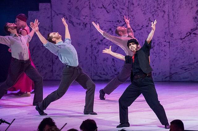 Mylimiausias Mykhailo Mordasovo vaidmuo - Zorba iš „Graiko Zorbos“. Šokio spektaklyje „Faustas“. Mykhailo Mordasovas su drauge. Asmeninio albumo nuotr.