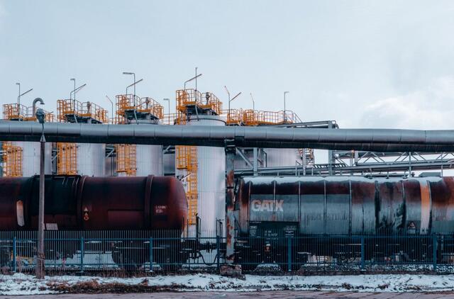 Rusija atnaujina naftos tiekimą Šiaurės Korėjai