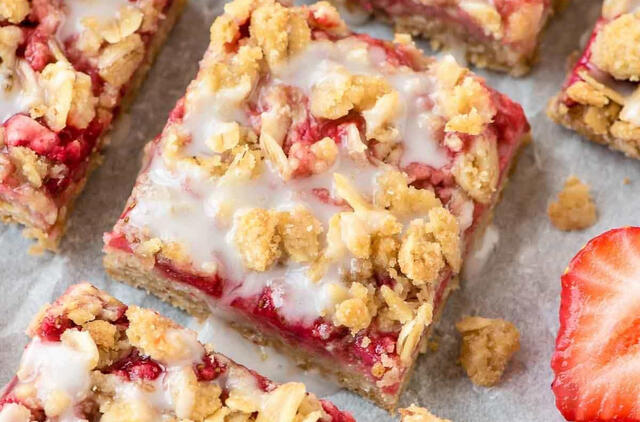 Braškių avižinių dribsnių batonėliai 