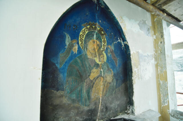 Dabartinis J. Pabrėžos kapo koplyčios freskos vaizdas.