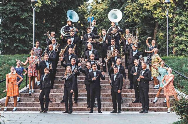 Kauno pučiamųjų instrumentų orkestras „Ąžuolynas“