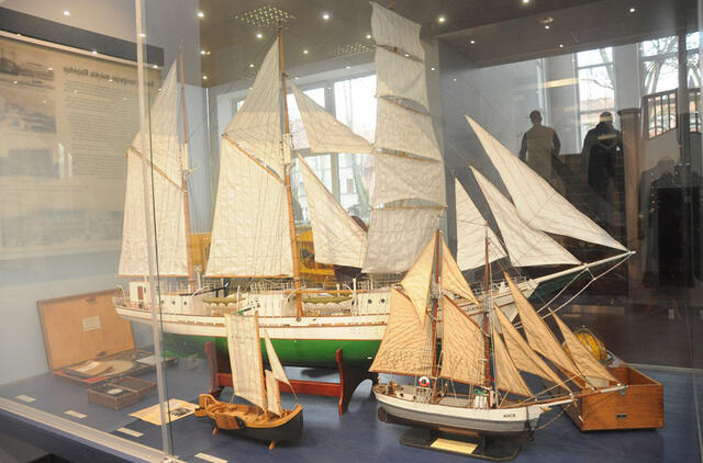 SVARBIAUSIAS Lietuvos aukštosios jūreivystės mokyklos muziejaus eksponatas - burlaivio „Meridianas“, kuriame kursantai atlikdavo praktiką, modelis. Redakcijos archyvo nuotr.