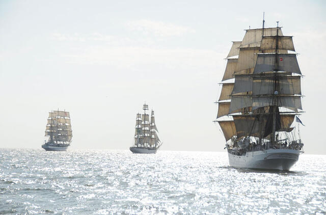 NORINČIŲJŲ DAUG. Nors planuojama, jog pavyks finansuoti 50 „The Tall Ships Races“ lenktynių dalyvių keliones, vos per dieną nuo registracijos pradžios paraiškas pateikė 24 norintieji. Redakcijos archyvo nuotr.