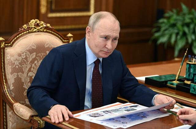 Putinas per pokalbį telefonu pasiūlė Netanyahu Rusijos paramą sprendžiant krizę