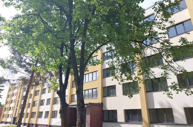 SOCIALINIS. Buvusiame Klaipėdos universiteto bendrabutyje Klaipėdos savivaldybė planuoja įsigyti 5 butus, kurie bus socialiniai. Vitos JUREVIČIENĖS nuotr.