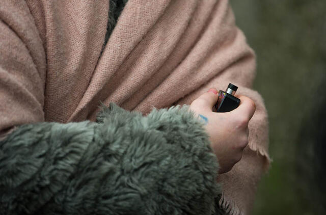 PAVOJUS. Ligoninėje dėl apsinuodijimo jau atsidūrė ne vienas nepilnametis, rūkęs elektronines cigaretes, į kurias pripilta įvairių narkotinių medžiagų turinčių skysčių. Vitos JUREVIČIENĖS nuotr.