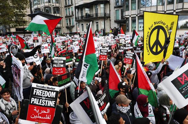 100 000 žmonių Londone reikalavo „Laisvos Palestinos“. EPA-ELTA nuotr.