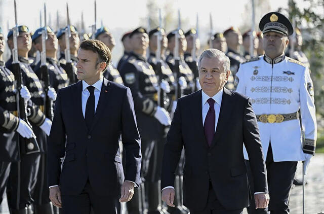 Emmanuelis Macronas lankėsi Uzbekistane