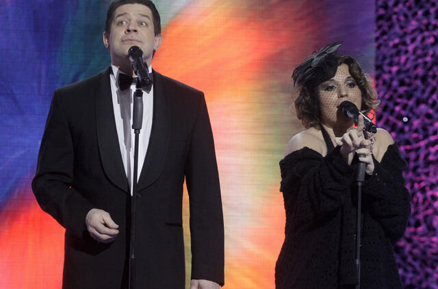 Dainininkas Gaudentas Janušas ir šokėja, restoranų savininkė graikė Lola Sakanis