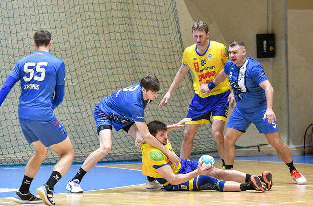 KLAIPĖDOS "Dragūno" rankininkai, dukart patiesę HC "Vilnius" ekipą, iškovojo kelialapį į Lietuvos rankinio federacijos (LRF) taurės turnyro finalo ketvertą. RK "Dragūnas" nuotr.