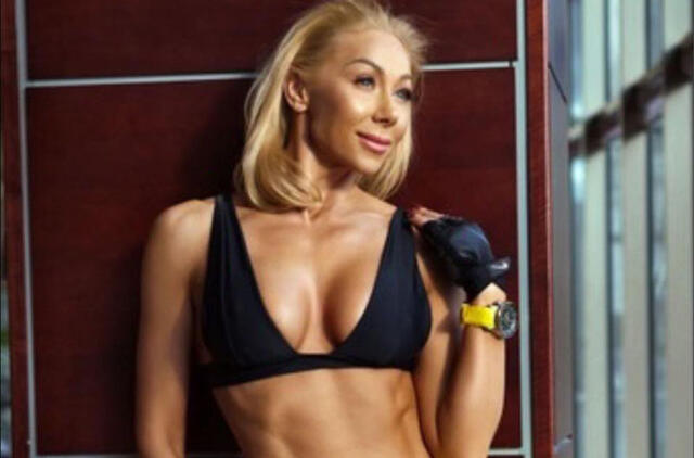 PAVYZDYS. Trijų vaikų mama Rasa Vilkienė savo grakščiomis kūno linijomis ir atletišku kūnu bendraamžėms rodo puikų pavyzdį. Asmeninio archyvo nuotr.