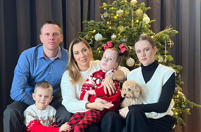 „Puiki galimybė visai šeimai pasidaryti kalėdinę šeimos fotosesiją“, - reagavo Aurelija, paprašyta pasidalinti kokia nuotrauka. Asmeninio albumo nuotr.