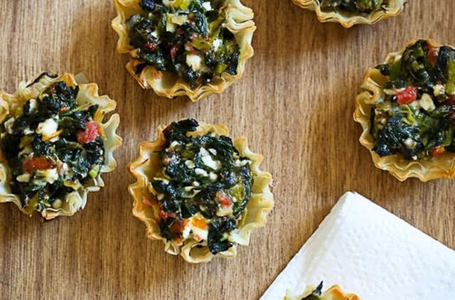 Mini graikiški špinatų pyragėliai