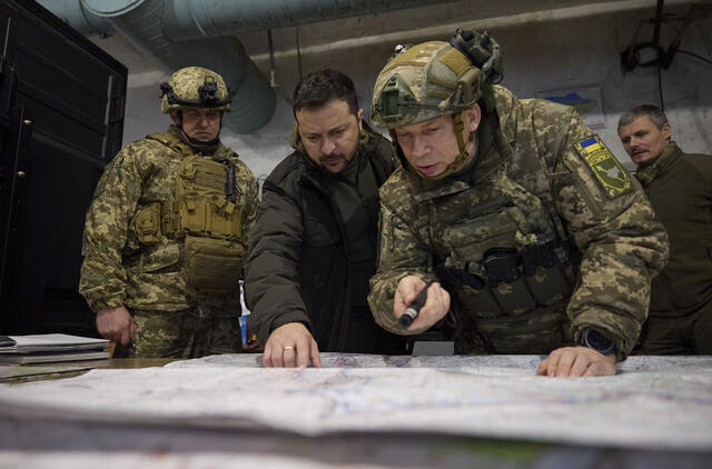 V. Zelenskis lankėsi fronto linijoje Rytų Ukrainoje