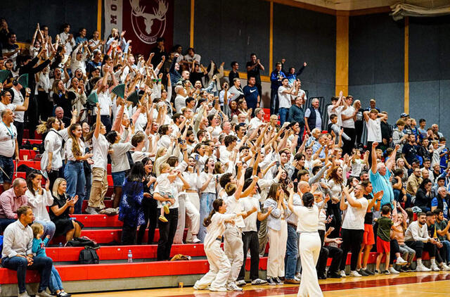 SIRGALIŲ JŪRA. Panašaus sirgalių vaizdelio tikimasi ir antradienio akistatoje su Rygos TTT ekipa. LCC nuotr.