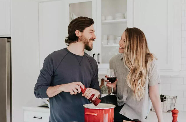 Kodėl moteris neturėtų patarinėti vyrui 