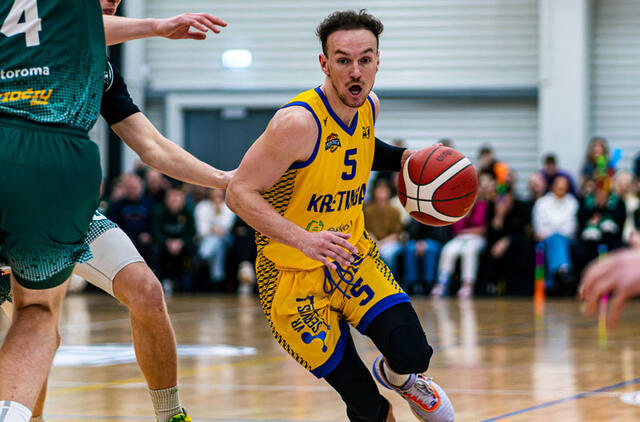 LYDERIS. Klaipėdietis Mindaugas Stašys antrose „7bet-NKL“ ketvirtfinalio rungtynėse vėl vedė „Kretingos“ ekipą į pergalę. BC „Kretinga“ nuotr.