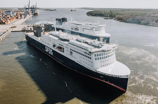 INVESTICIJOS. Kiekvienas iš šių dviejų naujų ro-pax keltų kainavo per 110 milijonų eurų. Jų aukštis prilygsta 14 aukštų namui. „DFDS Seaways“ nuotr.