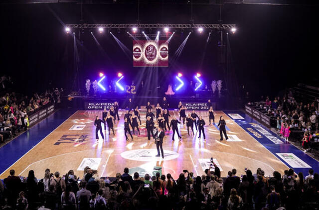 MASIŠKUMAS. „Švyturio“ arena visai dienai buvo tapusi šokių aikštele. Vidmanto KIRKLIO nuotr.