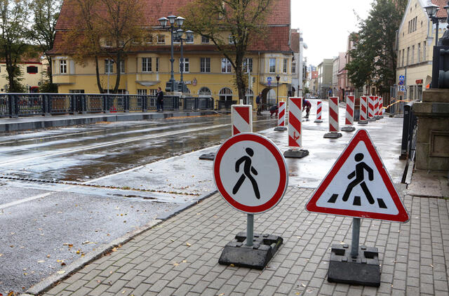 TILTAS. Klaipėdos savivaldybė siekia pakoreguoti Biržos tilto rekonstrukcijos projektą, kad būtų atsisakyta nebūtinų darbų ir sumažėtų projekto kaina. Vitos JUREVIČIENĖS nuotr.