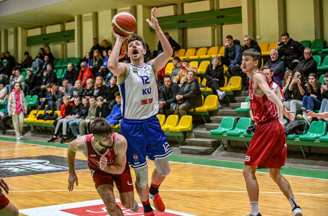 BRONZINIS MŪŠIS. Klaipėdos universiteto (KU) krepšininkai kelerius metus iš eilės kovėsi didžiajame Lietuvos studentų krepšinio lygos finale, tačiau šiemet teks tenkintis kova dėl bronzos medalių. LSKL nuotr.