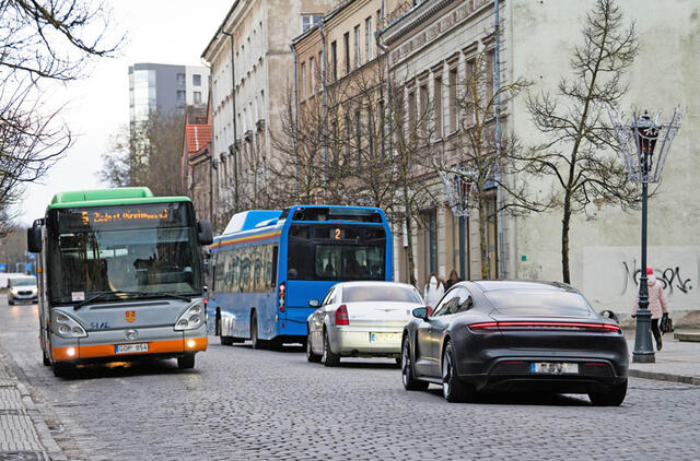 LENGVATA. Viešojo transporto lengvata pratybų metu kariškiams Klaipėdos biudžetui papildomai kainuos apie 50 tūkst. eurų. Vitos JUREVIČIENĖS nuotr.