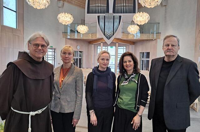 Pirmojo Klaipėdos jaunųjų vargoninkų festivalio SALVE MARE sumanytojai ir organizatoriai (iš kairės): brolis Benediktas Jurčys, Jolita Šlajienė, Jolanta Banaitienė, Laura Kiesienė, Alvidas Remesa