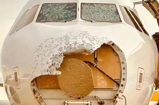 Apgadintas lėktuvas