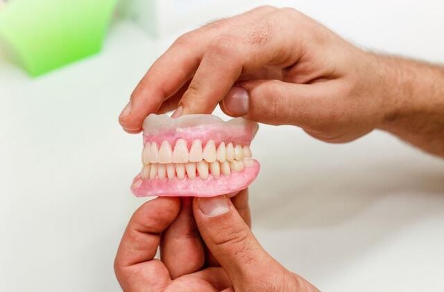 Dantų protezai