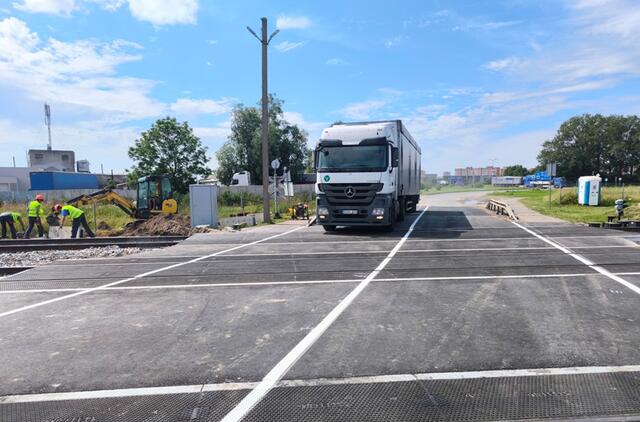 Po remonto atidaryta Rimkų geležinkelio pervaža
