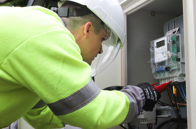 ESO: dėl audros be elektros yra likę 7,7 tūkst. klientų