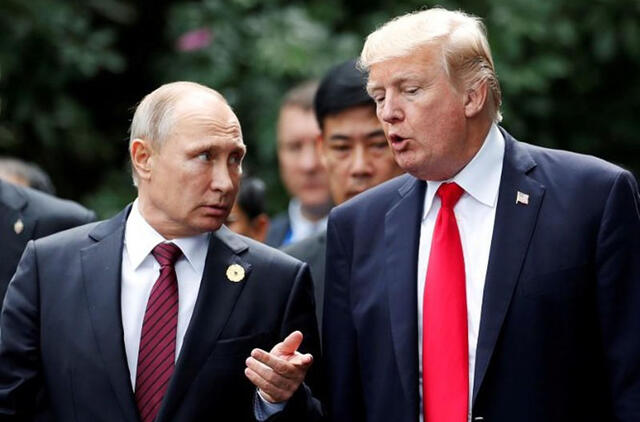 JAV leido laikinai prekiauti tam tikra nafta iš Rusijos